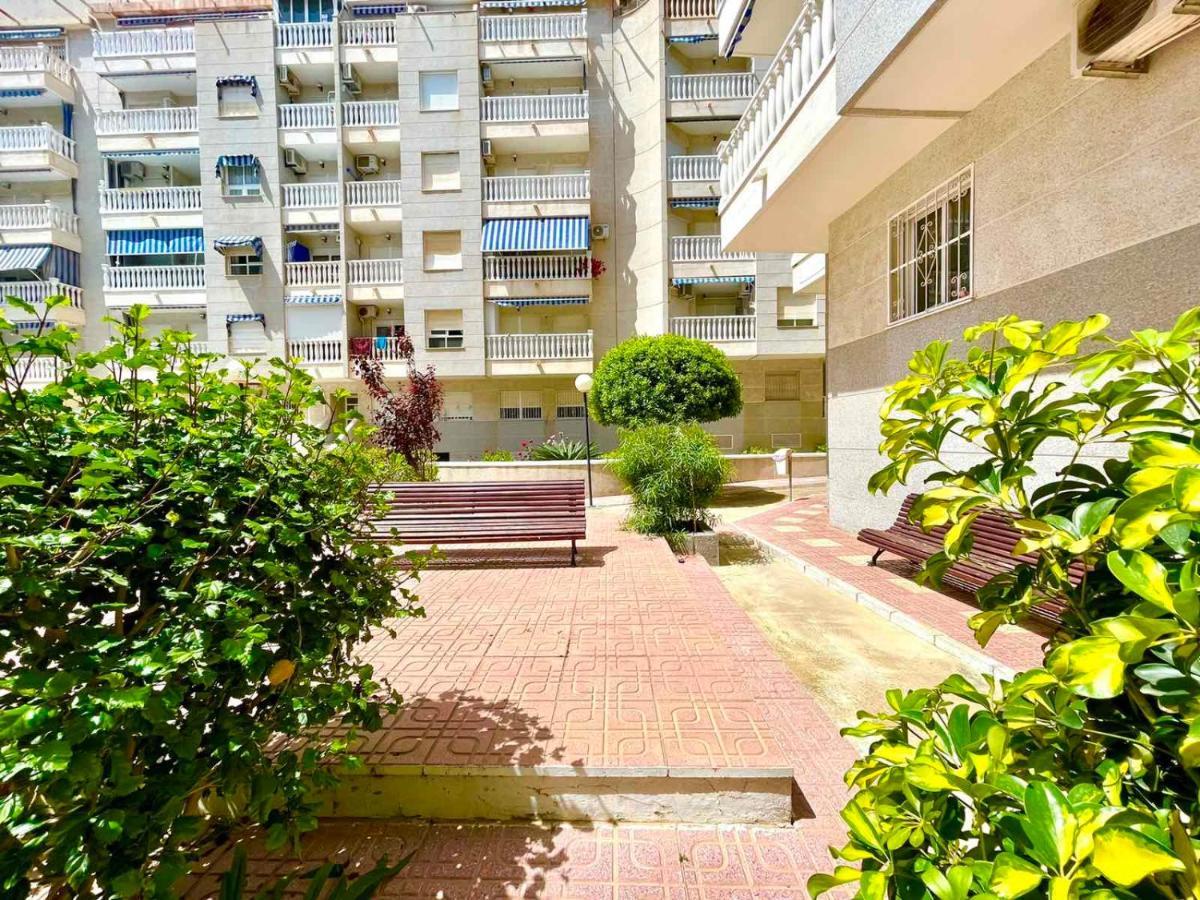 Torrevieja Comfortable Apartment Exterior photo